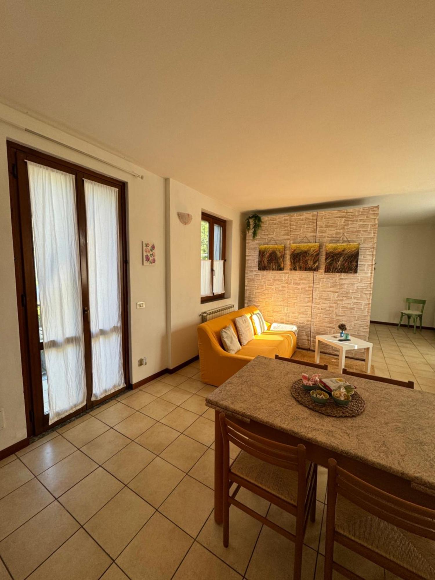 Appartamento Casa Nonna Elide 2 Besozzo Esterno foto