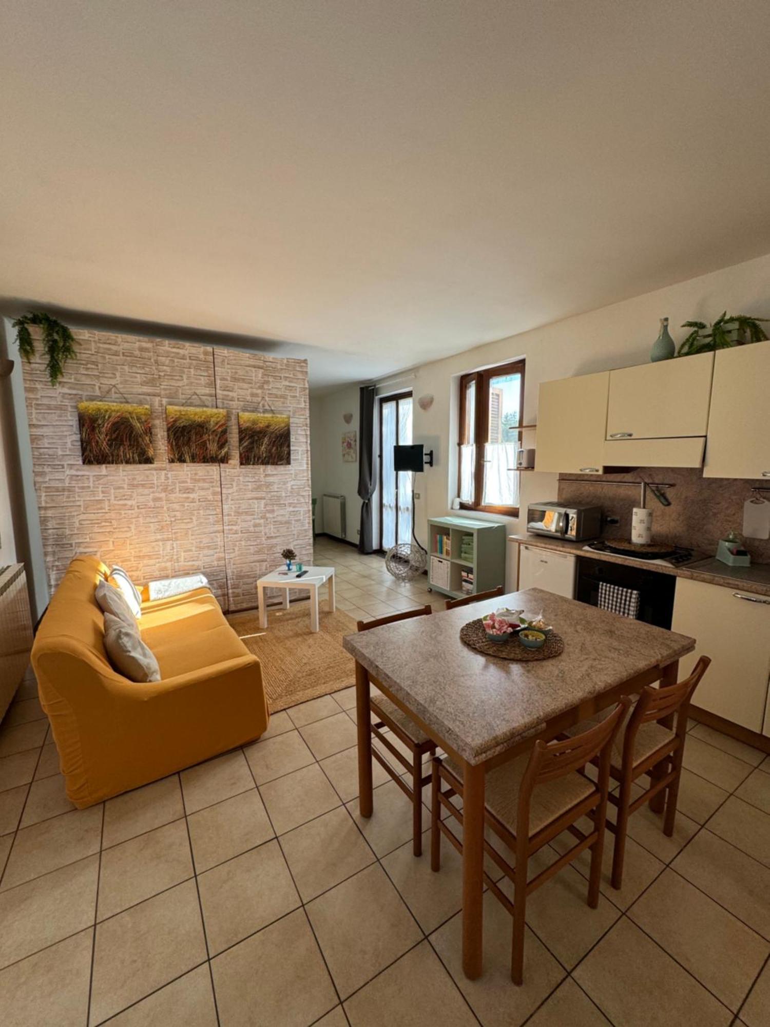 Appartamento Casa Nonna Elide 2 Besozzo Esterno foto