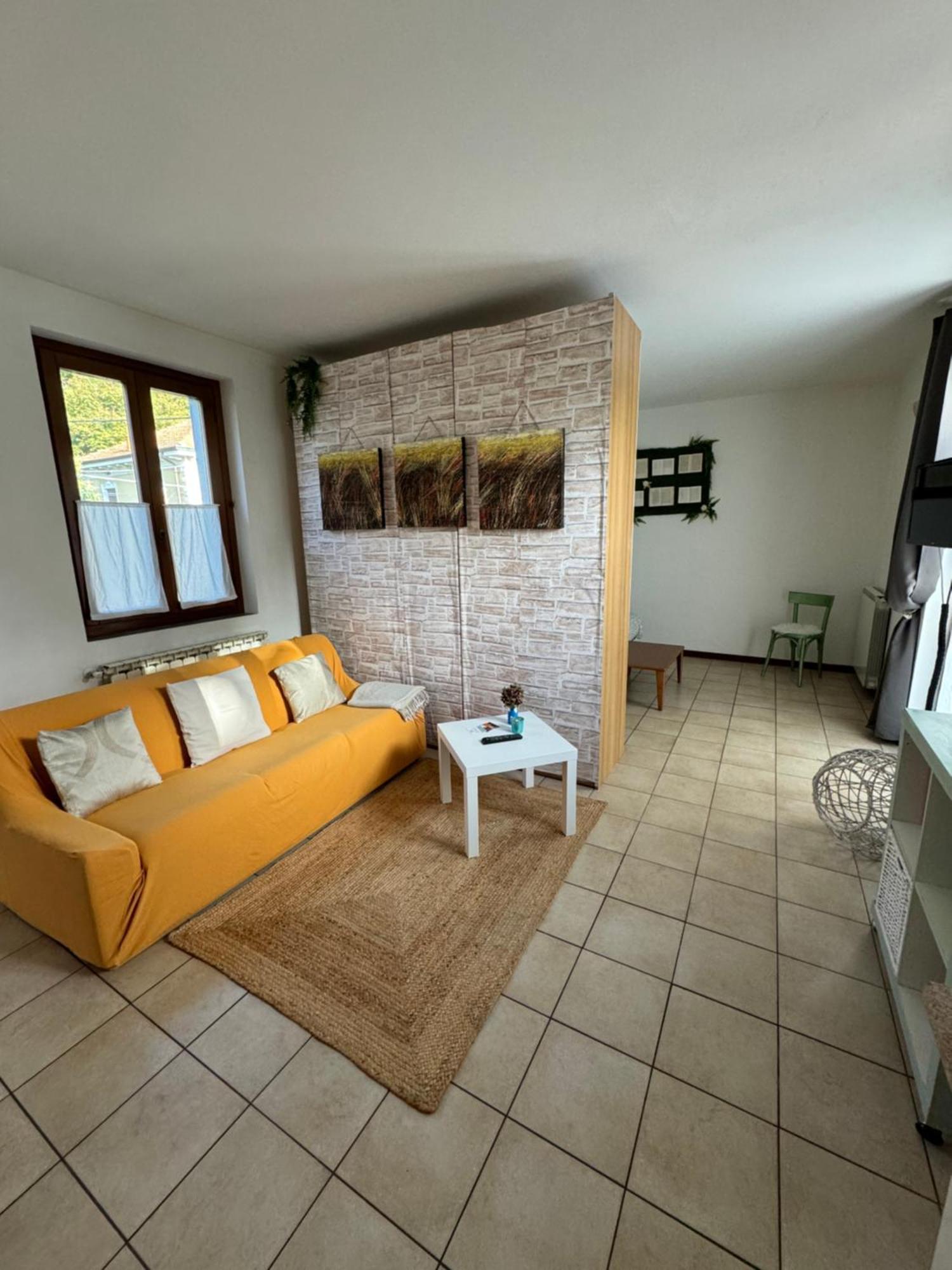 Appartamento Casa Nonna Elide 2 Besozzo Esterno foto