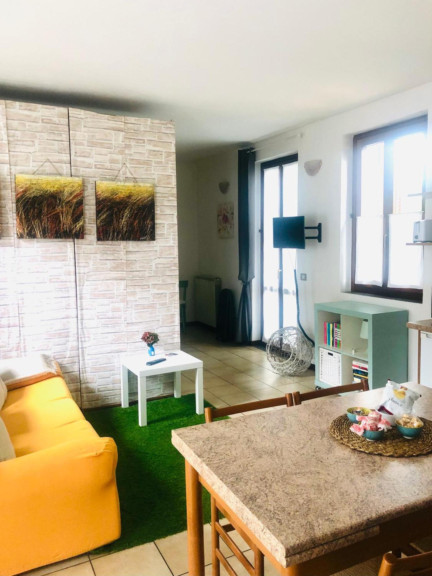 Appartamento Casa Nonna Elide 2 Besozzo Esterno foto